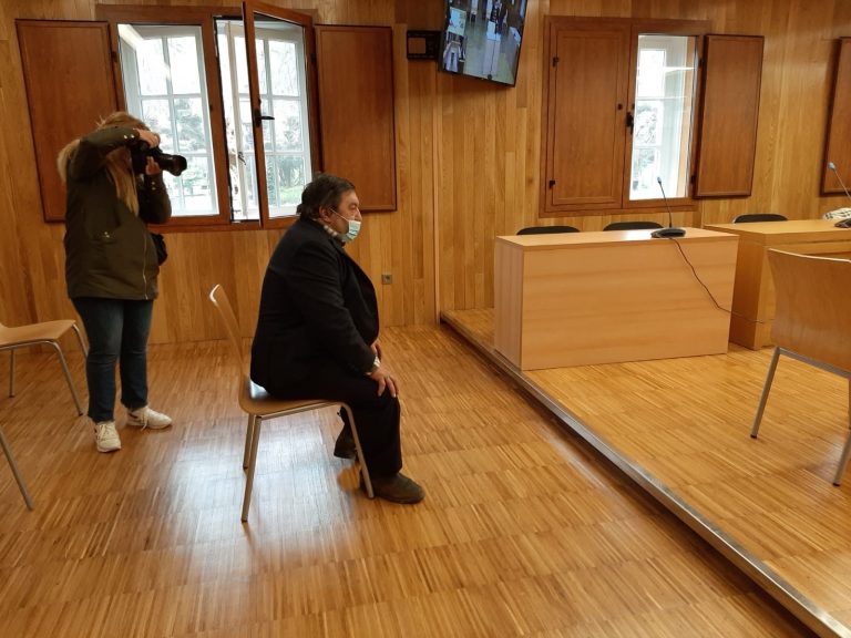 El acusado en Lugo de abusar de su hija con discapacidad en el juicio: «Ni de broma me metí nunca en su cama»