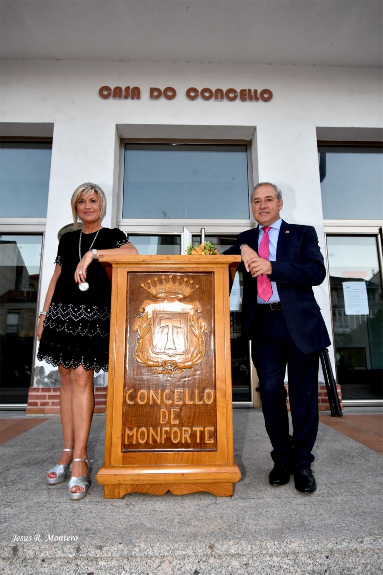 El alcalde de Monforte traslada su apoyo a Julia Otero, hija predilecta de este municipio lucense