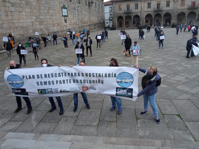 La hostelería gallega sale a la calle en toda Galicia para reclamar un auténtico plan de rescate del sector