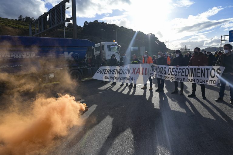 CCOO, CIG y UGT convocan este viernes una protesta en A Coruña en apoyo a los trabajadores de Alu Ibérica