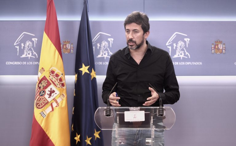El diputado gallego Gómez Reino se desmarca en el Congreso del apoyo de Unidas Podemos al préstamo de rescate al FMI