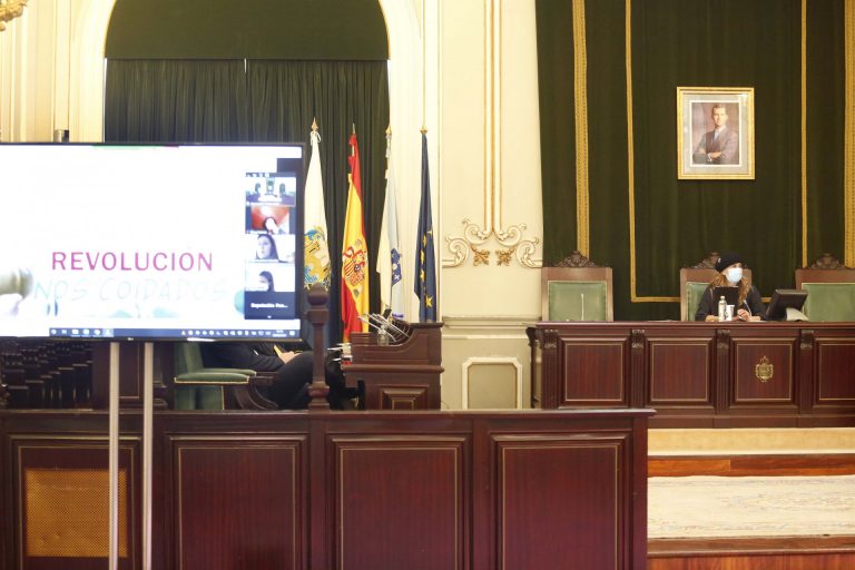 La Diputación de Pontevedra retira el busto del rey emérito de su sede para colocar una obra de temática femenina