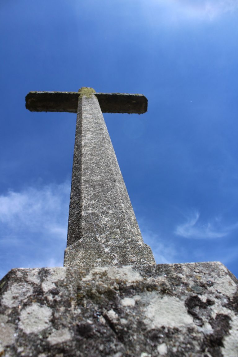 Registran en el Ayuntamiento de Celanova (Ourense) la petición para retirar la cruz franquista antes del 8 de agosto