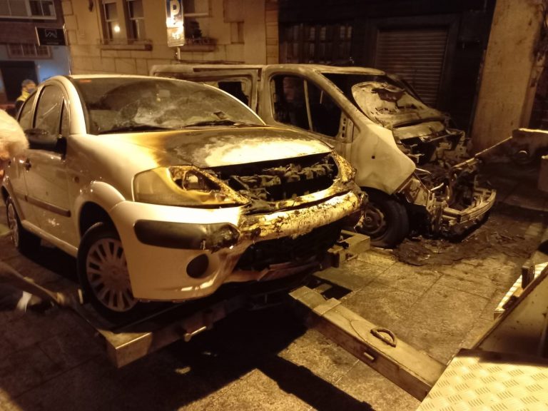 Detenidos dos varones en Vigo tras cometer un robo en una furgoneta en la que se originó un incendio