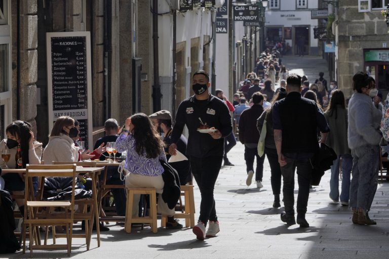 Los hosteleros de Lugo propondrán a la Xunta que amplíe la apertura de restaurantes y el toque de queda