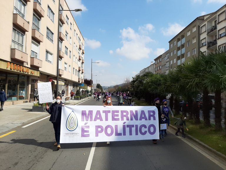 (AM.) 8M.- Las ciudades gallegas acogen las primeras movilizaciones de mujeres con distancia y en ambiente festivo