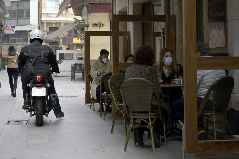 Sanidade hará un cribado masivo con 153.000 pruebas en A Coruña, la ciudad que más «preocupa»
