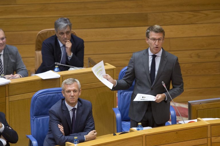 La oposición exige explicaciones a Feijóo por la ‘caja b’ del PP y Puy alega que el asunto «ya se abordó en la Cámara»