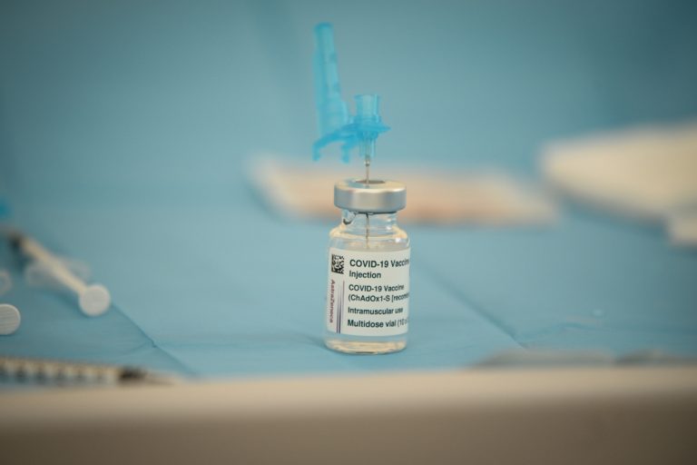 Feijóo, sobre AstraZeneca: «Estamos convencidos de que seguiremos con esa vacuna más pronto que tarde»