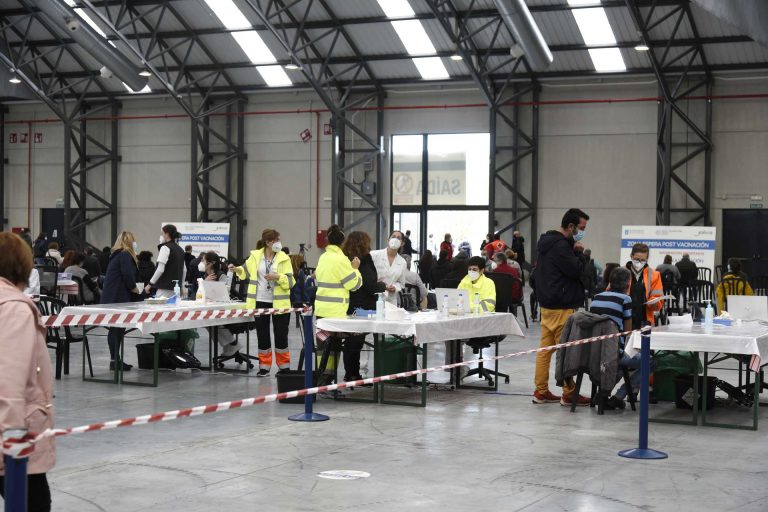 Galicia registra 271 pacientes Covid ingresados y 2.586 casos activos a las puertas del puente de San José