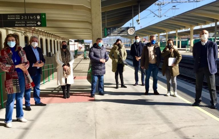 PP reclama al Gobierno que rectifique su «pretensión» de eliminar las variantes de la línea ferroviaria Ourense-Lugo