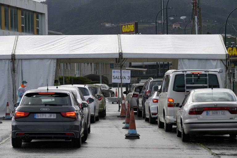 Suben ligeramente los casos activos a 2.490 y bajan en 15 hasta los 249 los pacientes Covid hospitalizados