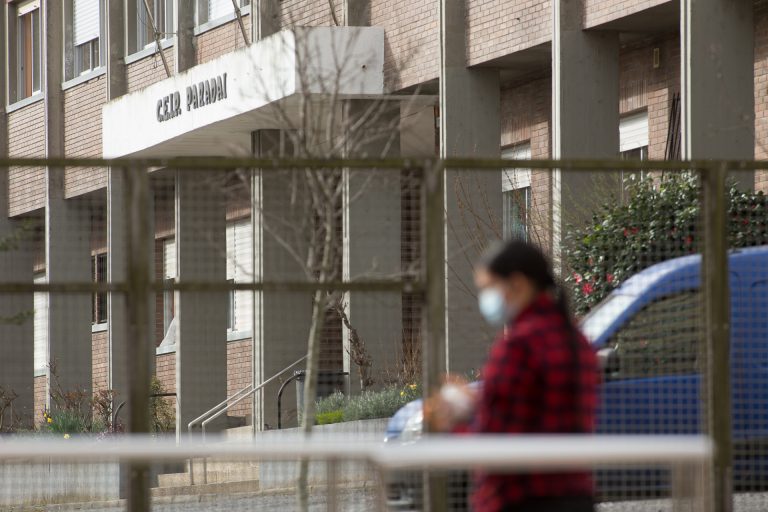 Cvirus.- Suben a 481 los casos activos en centros educativos gallegos y bajan a 16 las aulas cerradas