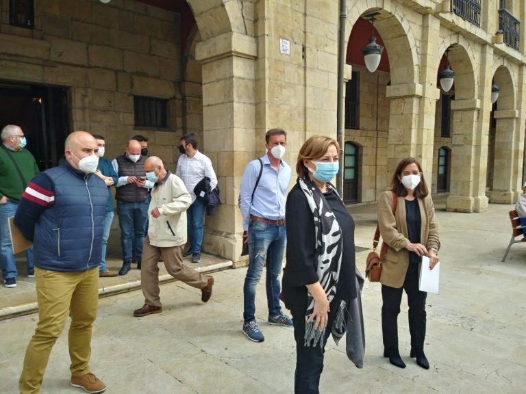 Avilés y A Coruña van a reclamar una reunión entre CCAA, Estado y trabajadores sobre el futuro de Alu Ibérica