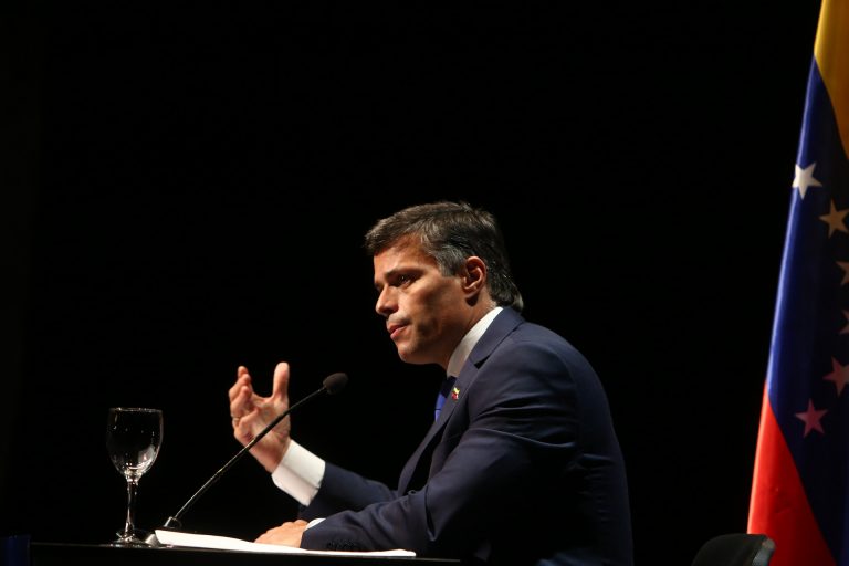 El líder opositor venezolano Leopoldo López, denunciado por Policía Local de Cambados por saltarse el cierre perimetral