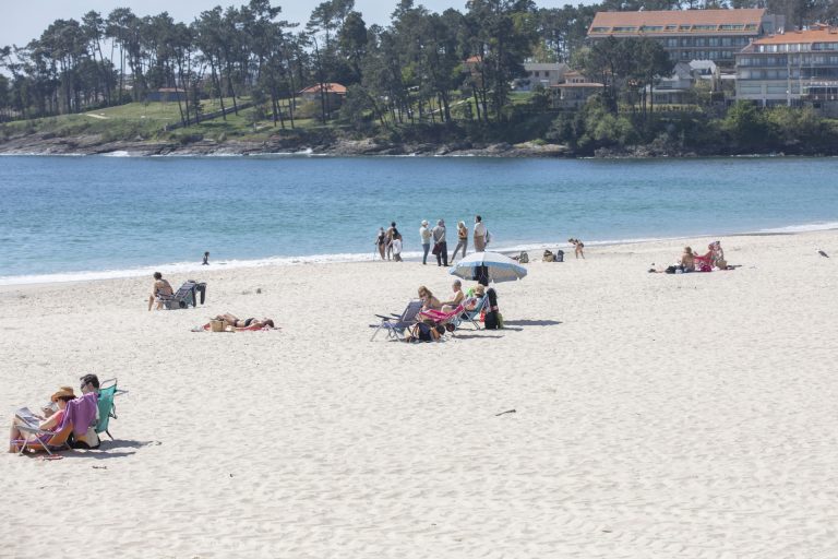 Cvirus.-La Semana Santa concluye en Galicia con una quincena de ingresados más a pesar del descenso de los casos activos