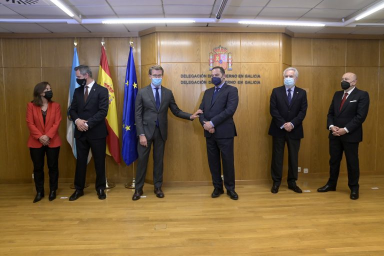 Ábalos y Feijóo apelan a la «cooperación leal» entre administraciones durante la visita del ministro a Galicia