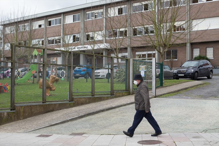 Aumentan a 362 los casos activos en centros educativos gallegos y suben a dos las aulas cerradas