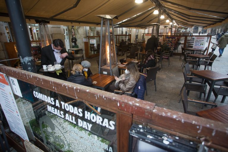 Los hosteleros de Lugo esperan que «en diez días» se amplíe el horario de bares y cafeterías hasta las 23,00 horas