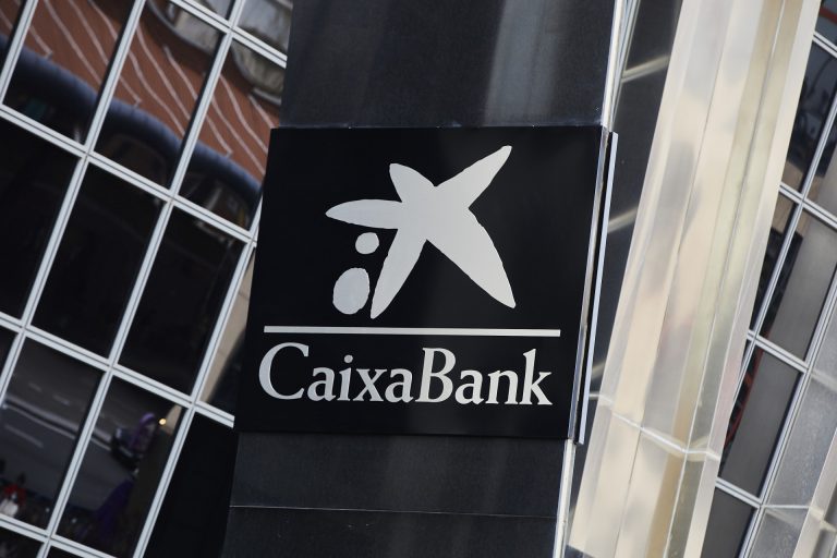 Los trabajadores de CaixaBank harán un paro de una hora el lunes para protestar por el ERE