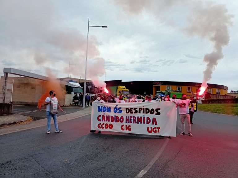 Los trabajadores despedidos de Cándido Hermida piden la mediación de corporación municipal de Narón (A Coruña)