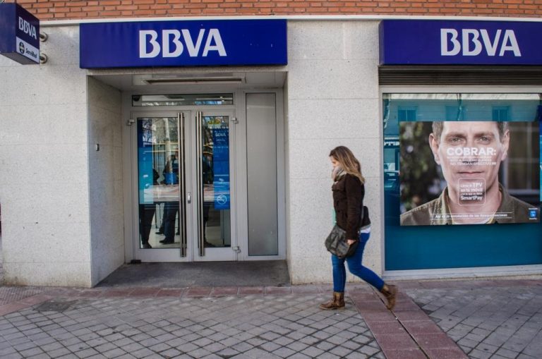 Más de 6.000 trabajadores se movilizan contra el ERE de BBVA en 15 ciudades españolas, según CC.OO.