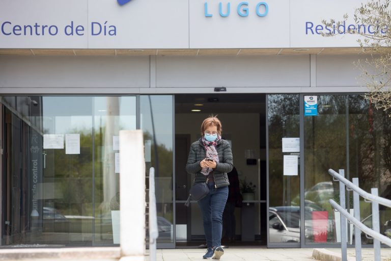 Las residencias de Galicia siguen con ocho contagios, concentrados en un brote en Chantada