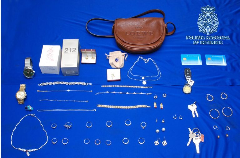 Detenida una mujer en A Coruña por sustraer joyas en domicilios en los que realizaba tareas domésticas