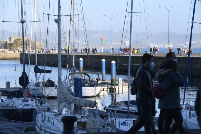 La Xunta niega que busque hacer «negocio» con su propuesta de compra de parte de los muelles de A Coruña