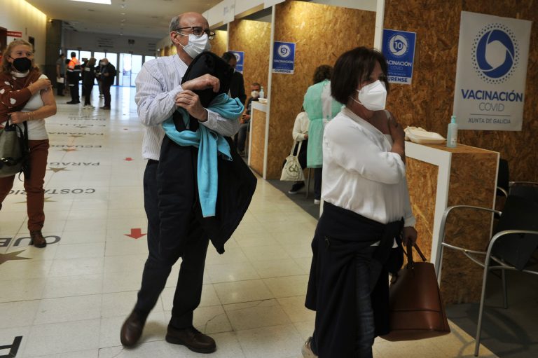 Los casos activos en Galicia caen a 3.023 y los hospitalizados bajan ligeramente a 192