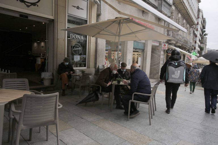 Los restaurantes abren hasta la 1,00 ya este sábado, pero no pueden admitir clientes desde medianoche