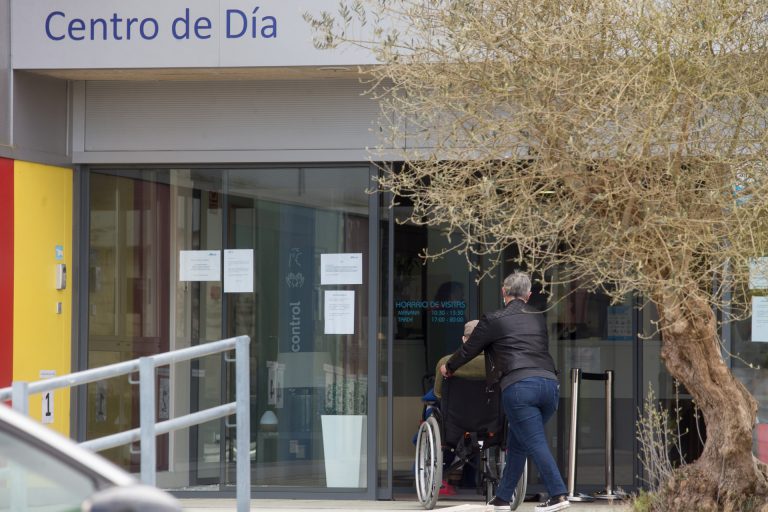Cvirus.-Bajan a cinco los usuarios contagios en residencias de mayores en Galicia, todos en un centro en Chantada
