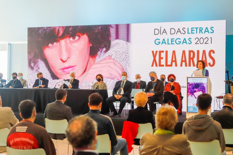 La RAG celebra la vida de la poeta Xela Arias y reivindica la activación del uso del idioma