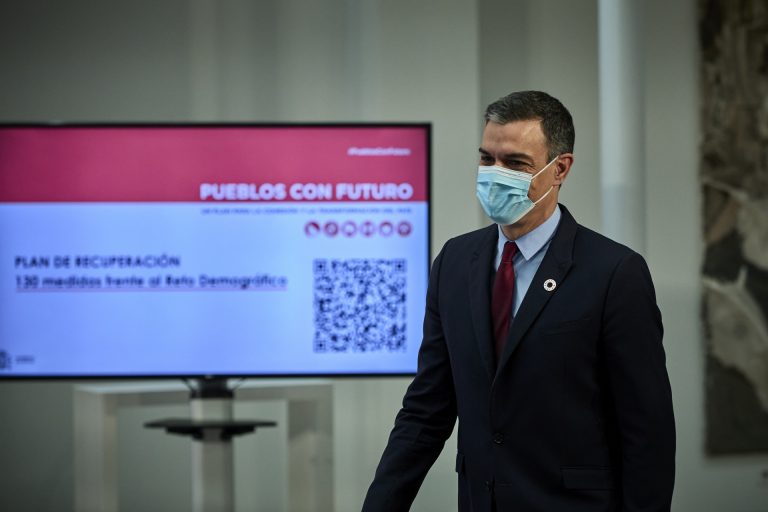 Sánchez presenta un plan contra la despoblación con 10.000 millones y 130 medidas