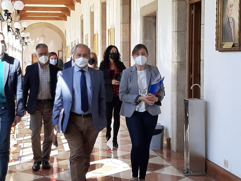 La Diputación de Lugo pide a la Xunta asumir la financiación de sus residencias de mayores con el voto en contra del PP
