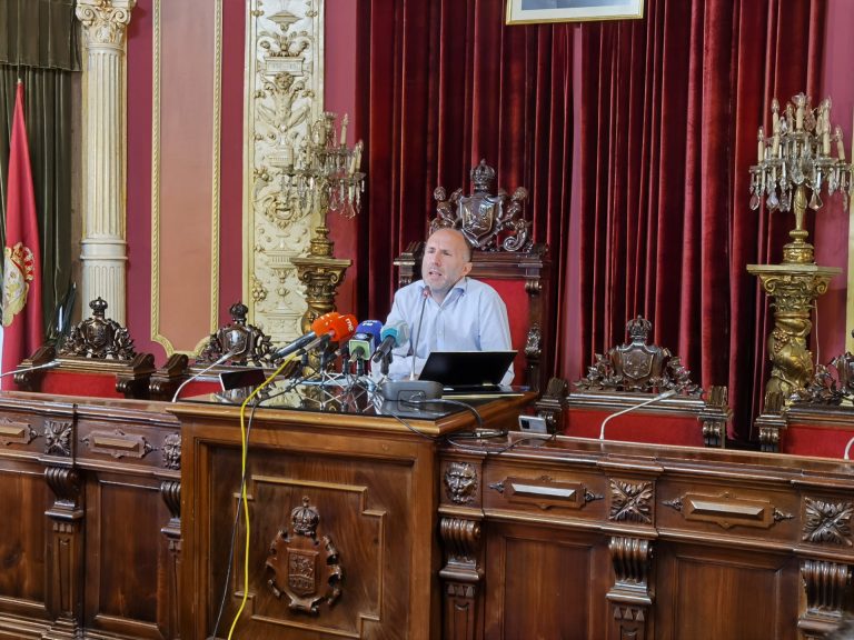 Jácome admite «contactos al más alto nivel» para que el PP vuelva al gobierno: «De Casado hacia abajo, todo»
