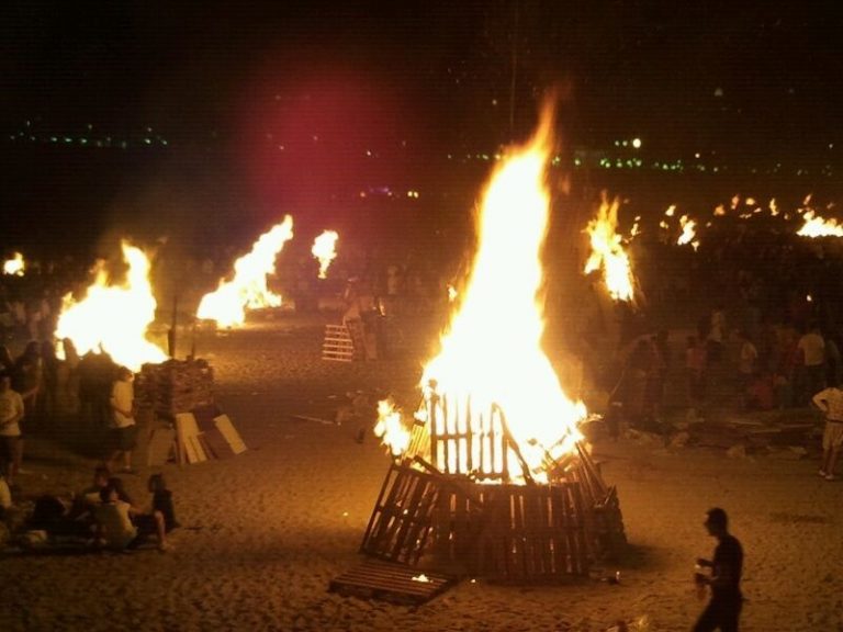 Las hogueras de San Juan podrán celebrarse en formato reducido si lo autorizan los ayuntamientos