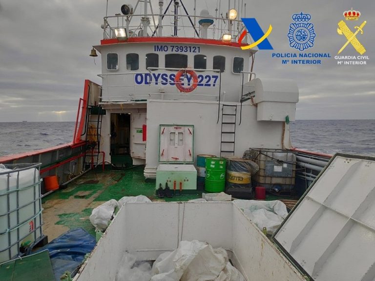 Abordan un pesquero con 15 toneladas de hachís cerca de Fuerteventura en una investigación pilotada desde Galicia