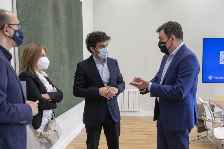 Xunta firma un acuerdo con las editoras gallegas para apoyar su presencia en las ferias del libro de Frankfurt y Madrid