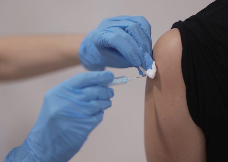 El Sergas inicia el ensayo clínico pediátrico de la vacuna contra la Covid de Pfizer en menores de 12 años