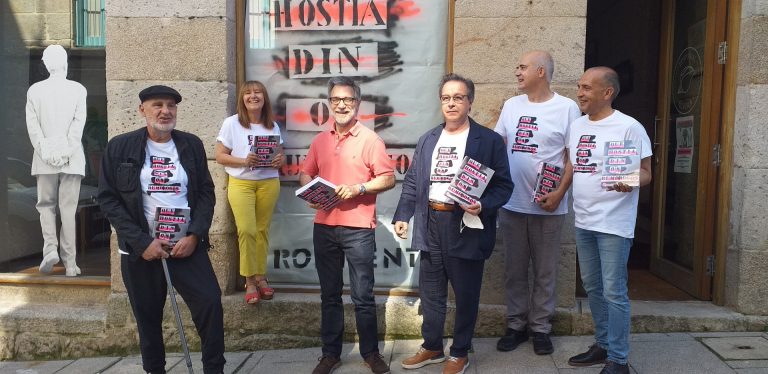 Rompente escenifica en Vigo su vuelta con el libro ‘Que hostia din os rumorosos?’ y anuncia una gira de recitales