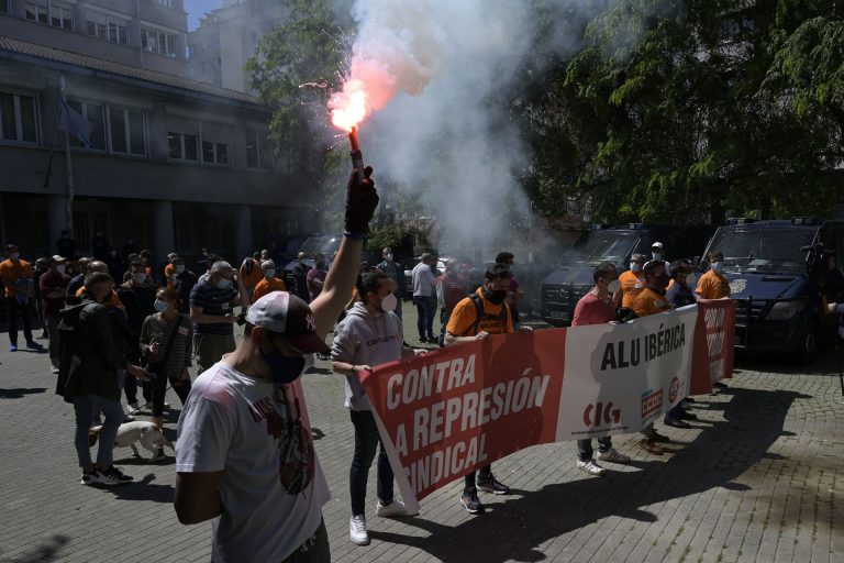 Condenada Alcoa a cumplir las condiciones pactadas en 2019 con los trabajadores de Avilés y A Coruña