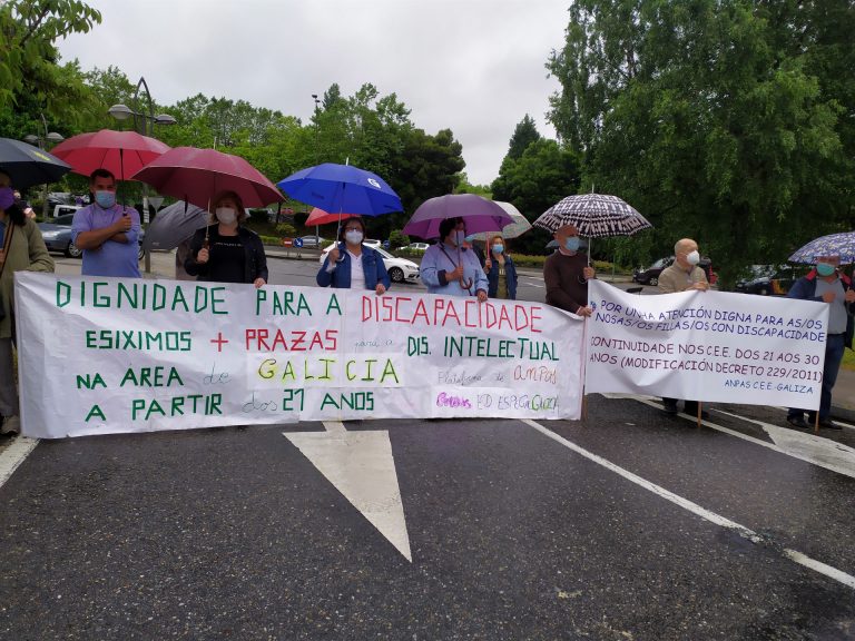 Padres y madres reclaman a la Xunta que aumente la edad máxima de escolarización para personas con discapacidad