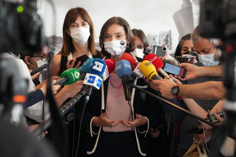 Maroto urge a Alcoa a vender «a un tercero» y reivindica que sigue en busca de solución a una situación «insostenible»