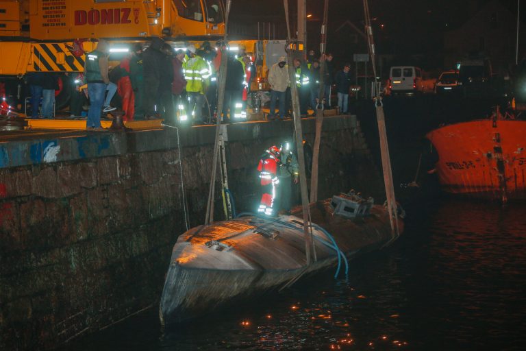 Calparsoro dirigirá una serie para Amazon inspirada en el narcosubmarino capturado en Galicia