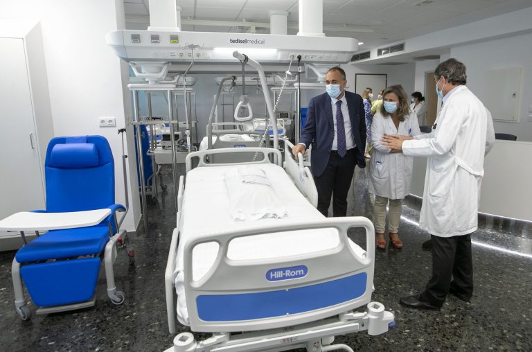 La Xunta inicia contactos con el Ayuntamiento de Santiago para agilizar los trámites de ampliación del Hospital Clínico