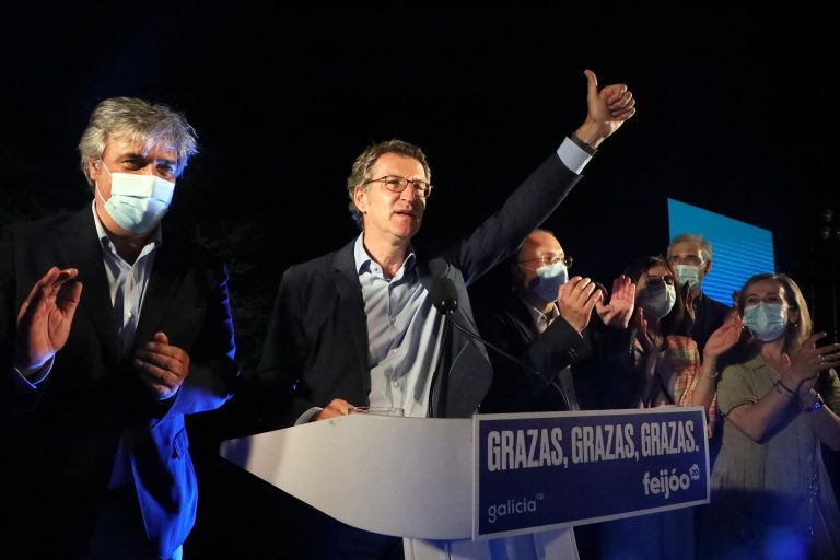 El PPdeG bajaría a 40 escaños pero mantendría la absoluta y Galicia en Común entraría en el Parlamento, según Sondaxe
