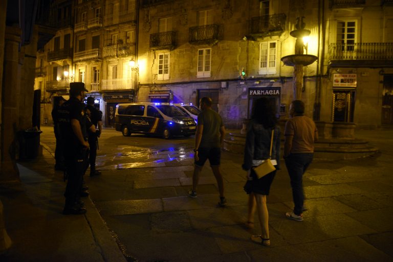 El subdelegado del Gobierno adiverte de «refuerzos» en la seguridad tras un «repunte» de botellones y peleas en Ourense