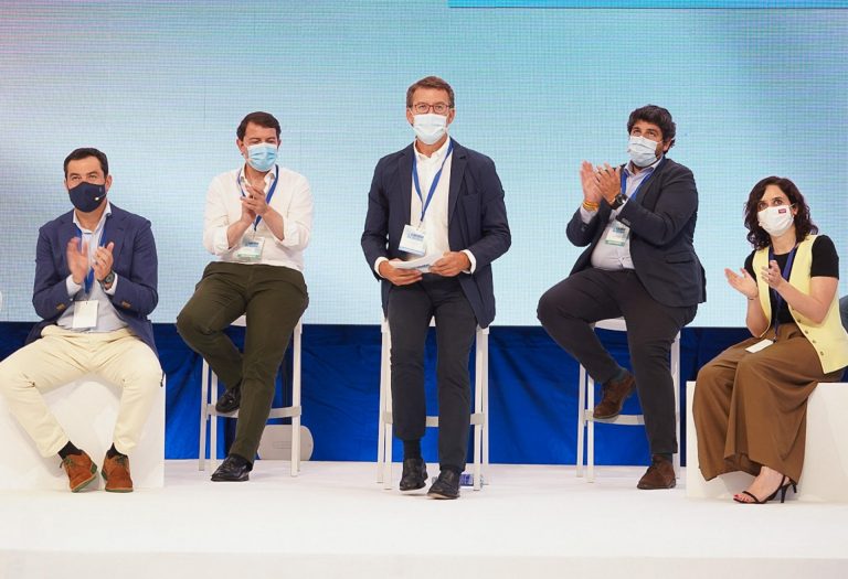 Los ‘barones’ populares escenifican la unidad en torno a un Feijóo que proclama: «Todos somos el PP de España»