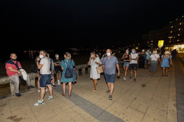 Cvirus.-Los nuevos contagios de covid continúan por encima de los 1.300 en Galicia y los casos activos superan los 9.000